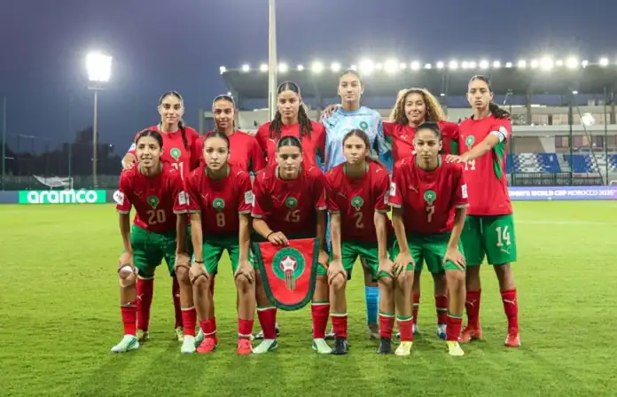 le-maroc-et-l-argentine-un-1 Les joueuses de l'équipe nationale marocaine de football féminin des moins de 17 ans lors d'un match de la Coupe du monde