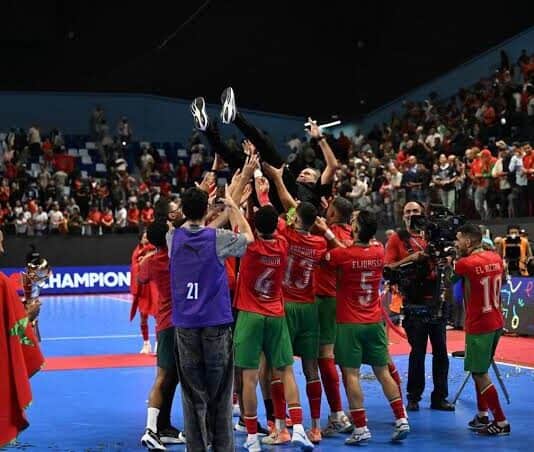 الجامعة الملكية المغربية تحتفي بمنتخب الصالات بعد التتويج القاري أفراد المنتخب الوطني المغربي لكرة القدم داخل القاعة خلال حفل التكريم بمركب محمد السادس لكرة القدم